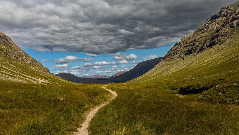 The magnificent mountains of the Scottish Highlands by René Holtslag