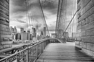 Brooklyn Bridge Blick auf die Lower Manhattan Sykline | Monochrom