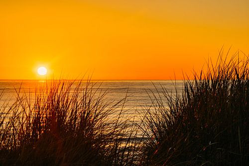 Zonsondergang aan de kust van Texel