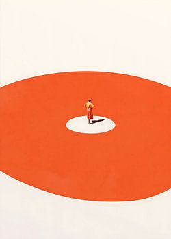 Eine Person, die in einem minimalistischen orangefarbenen Kreis steht
