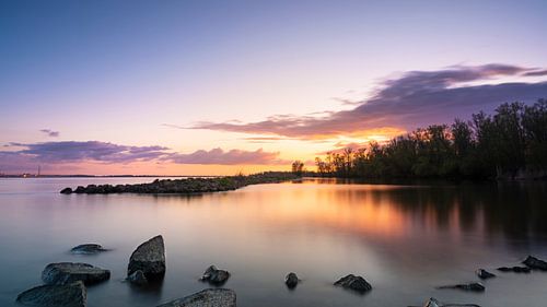 Zonsondergang aan het water