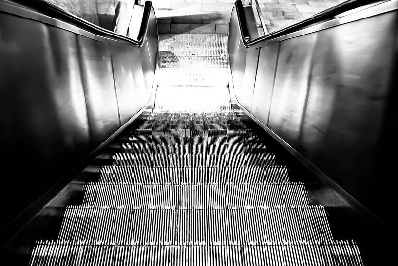 On the escalator by Norbert Sülzner