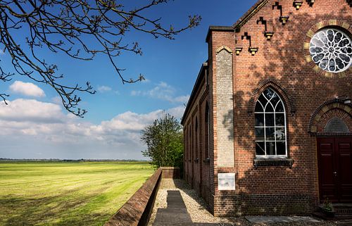 Kerk van Rottum in het Groninger landschap