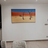 Klantfoto: Kale, oude bomen in Deadvlei, Namibië van Rietje Bulthuis, als ArtFrame