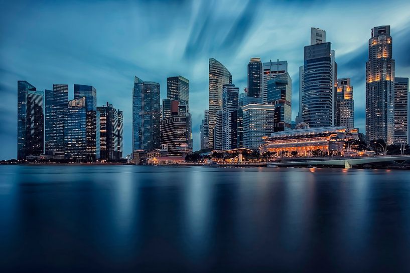 Singapur in blau von Manjik Pictures