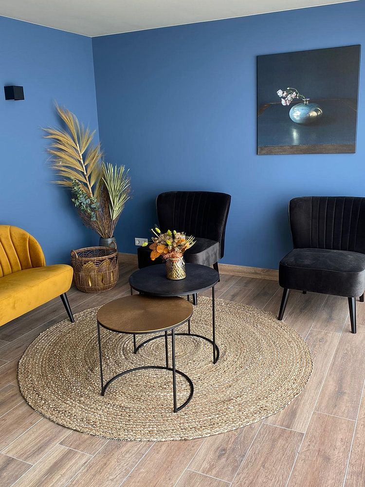 Weiß-rosa Rosen in Mobach-Keramik [quadratisch]  von Affect Fotografie 