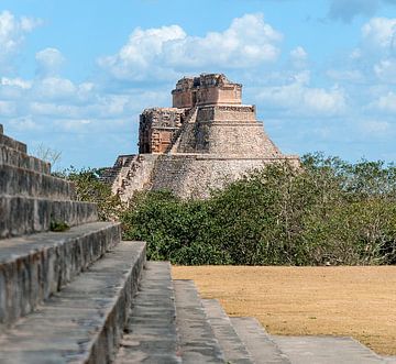 Mexico: Pre-Hispanic Town of Uxmal (San Isidro) van Maarten Verhees