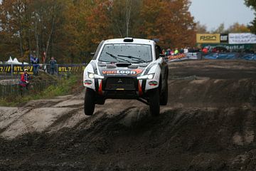 Jumping rally car van Tim Buitenhuis