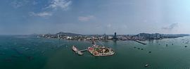 Vue aérienne du port et du littoral de Si Racha, Thaïlande sur Franklin Driessen