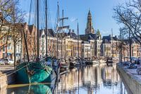 Schepen en oude huizen in Groningen