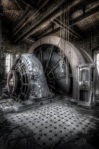 Elevator Engine Wheels van Patrick LR Verbeeck