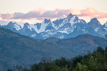 De lagen van de bergen in Patagonië van RobJansenphotography
