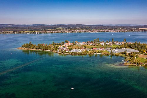 L'île de Reichenau au bord du lac de Constance vue du ciel