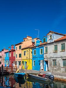 Bunte Gebäude auf der Insel Burano bei Venedig, Italien