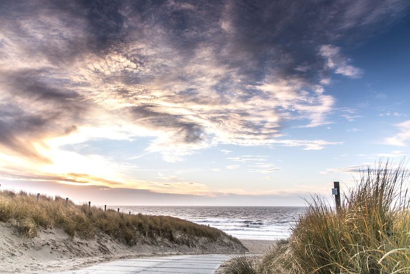 Sunset from the dunes on the beach by Davadero Foto