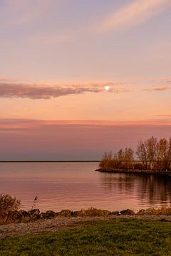 IJsselmeer avec la digue de Markerwaard. 2 sur Alie Ekkelenkamp