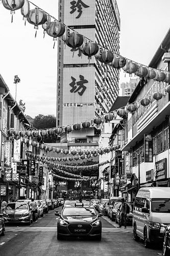 Chinatown in Singapore by Mark Thurman