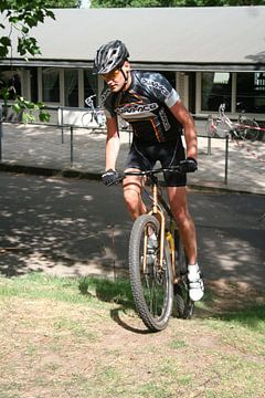 Single speed mountainbiker von Tim Buitenhuis