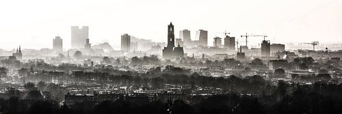 De Domtoren waakt over Utrecht. van Renzo Gerritsen