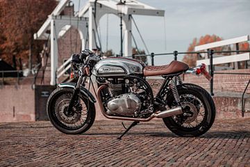 Icon Motorcycle by Wouter Pullens