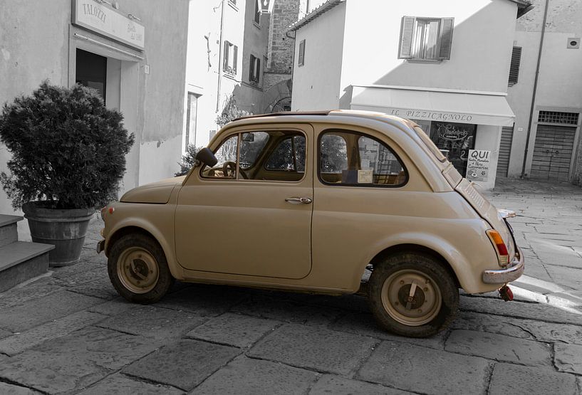 Fiat 500 Oldtimer Black and White by MDRN HOME