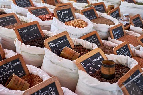 Épices au marché hebdomadaire de St. Tropez