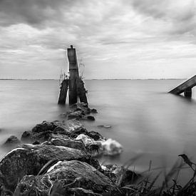 piquets de tempête noir et blanc sur Bas Nuijten