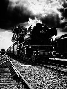 Vieux train à vapeur en noir et blanc