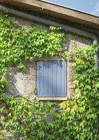 Franse Landelijke Gevel – Natuurlijke Foto Print | Rustieke Muurkuns
