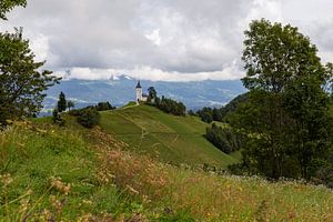 Sur la route en Slovénie sur Louise Poortvliet