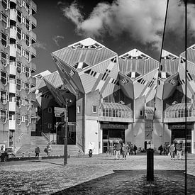 Kubuswoningen Rotterdam in spiegeling  van Annemiek van Eeden