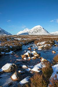Schnee auf Buachaille Etive Mor; Lochaber; Schottland; Vereinigtes Königreich