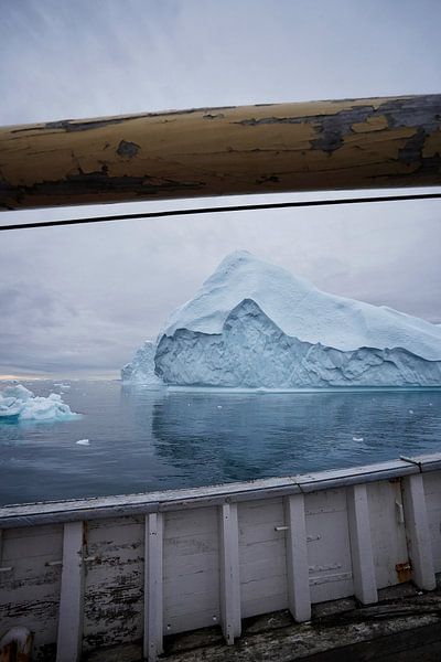 Riesige Eisberge neben unserem Boot von Elisa in Iceland