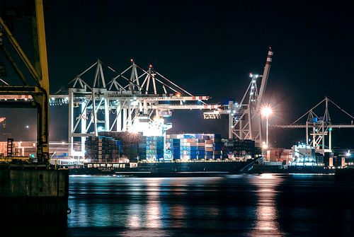 Hamburg - nacht in de haven van Norbert Sülzner