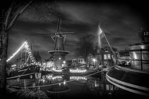 Goudse mill in the harbor