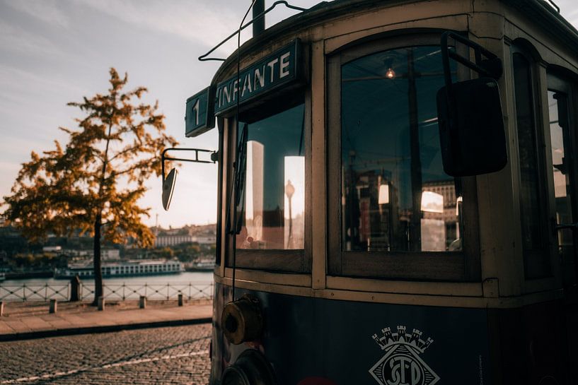 Porto by Hello Pompoyo