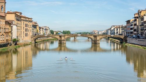 Un rameur sur le fleuve Arno