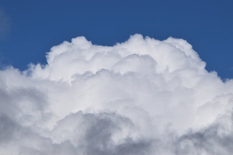 Clouds in a summer sky by Claude Laprise