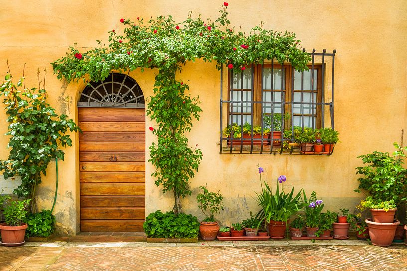 Beautiful Italian facade by Henny Hagenaars