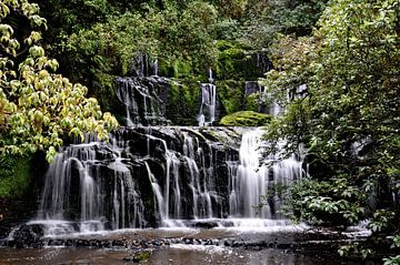 Betoverende watervallen in Maori land van Frank Photos