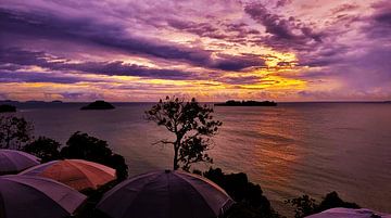 Calm Before the Horizon by neonartroom