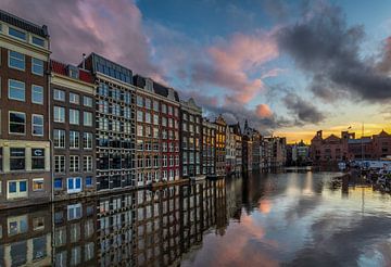 Damrak Amsterdam van Mario Calma