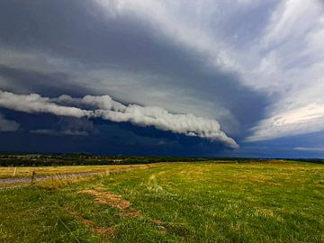 Angstaanjagende rolwolk boven Nederland