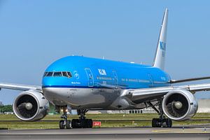 KLM Boeing 777-200 beim Rollen zur Polderbaan.