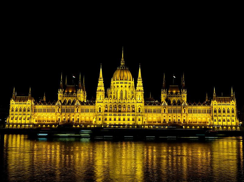 Budapest by Hello Pompoyo