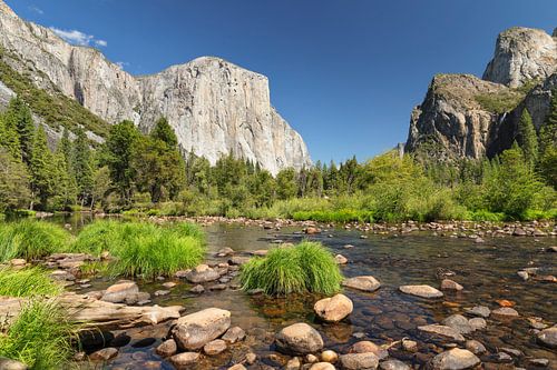 El Capitan and Merced River in Yosemite Valley, Yosemite National Park, California, USA