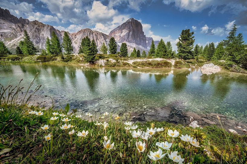Bergmeer in de Dolomieten met een prachtige weerspiegeling van Voss fotografie