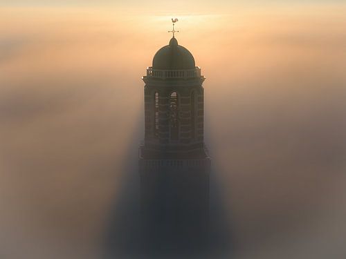 Peperbus in the fog by Thomas Bartelds