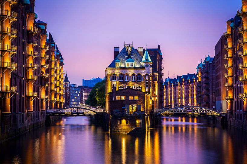 Hamburg Speicherstadt by Roel  van Moorsel