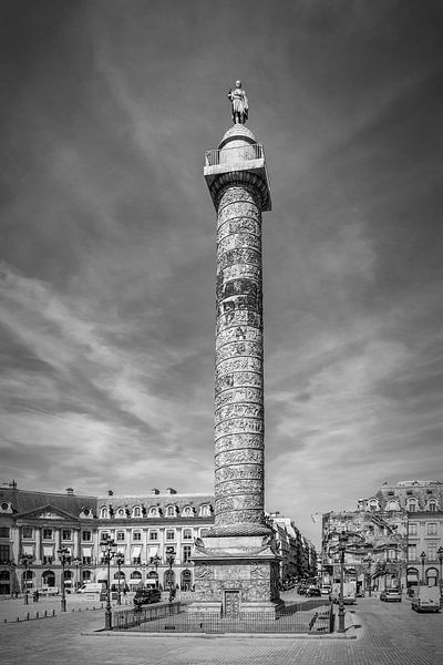 PARIS Place Vendôme met overwinningskolom | Monochroom van Melanie Viola